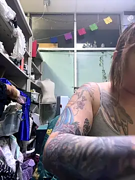 Snapshot of evacheers chatting on 09-14-25, 03:40 evacheers online show from 09-14-25, 03:40