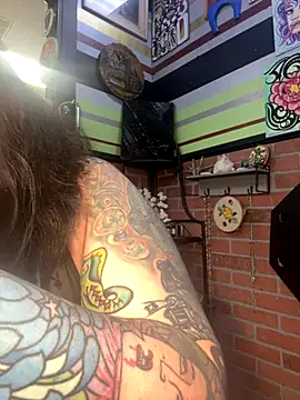 Snapshot of evacheers chatting on 11-11-25, 05:02 evacheers online show from 11-11-25, 05:02