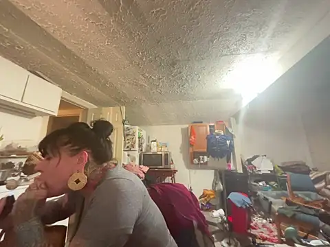 evacheers online show from 04-23-26, 02:07