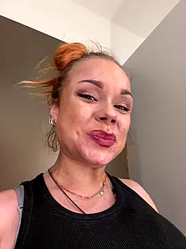 PennyPrincess online show from 10-28-25, 02:49