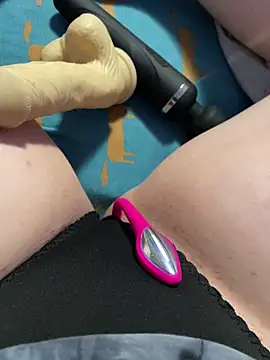 katcclovea online show from 12-16-25, 04:55