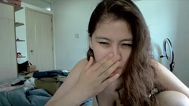 Snapshot of Riz_girl chatting on 06-13-26, 10:35 Riz girl online show from 06-13-26, 10:35