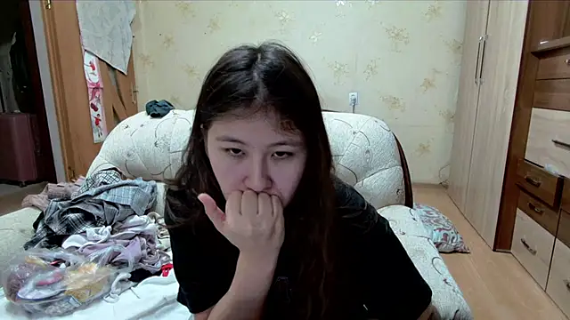 Snapshot of Riz_girl chatting on 05-16-26, 12:48 Riz girl online show from 05-16-26, 12:48