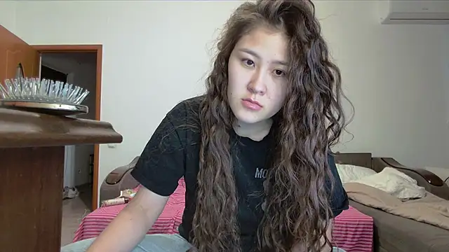 Riz girl online show from 10-11-25, 12:17