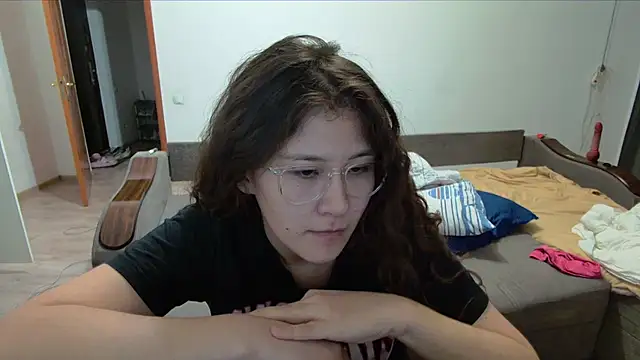 Riz girl online show from 11-09-25, 04:00