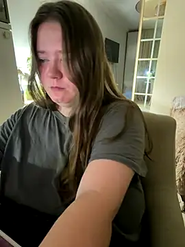 Snapshot of remirann_ chatting on 10-13-25, 08:43 remirann online show from 10-13-25, 08:43