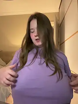 Snapshot of remirann_ chatting on 01-07-25, 06:14 remirann online show from 01-07-25, 06:14