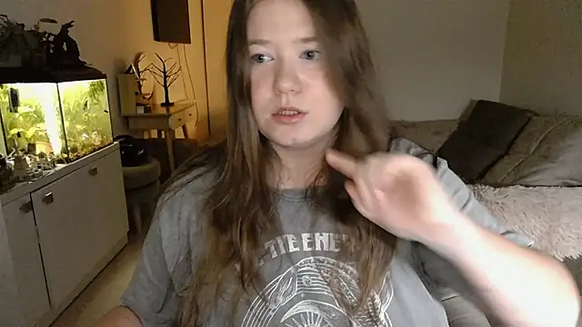 Snapshot of remirann_ chatting on 12-02-24, 04:37 remirann online show from 12-02-24, 04:37