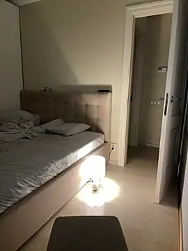 Snapshot of remirann_ chatting on 12-10-24, 03:33 remirann online show from 12-10-24, 03:33