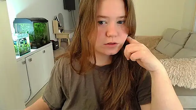 Snapshot of remirann_ chatting on 03-05-25, 07:27 remirann online show from 03-05-25, 07:27