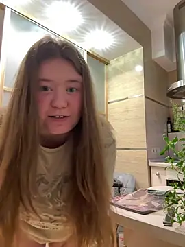 Snapshot of remirann_ chatting on 01-10-25, 02:23 remirann online show from 01-10-25, 02:23