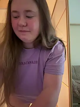 Snapshot of remirann_ chatting on 12-30-24, 12:20 remirann online show from 12-30-24, 12:20