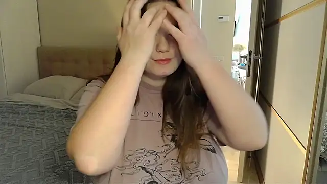 Snapshot of remirann_ chatting on 03-08-25, 05:59 remirann online show from 03-08-25, 05:59