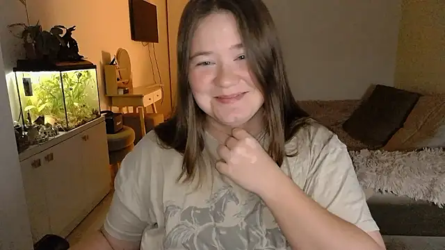 Snapshot of remirann_ chatting on 12-04-24, 03:48 remirann online show from 12-04-24, 03:48