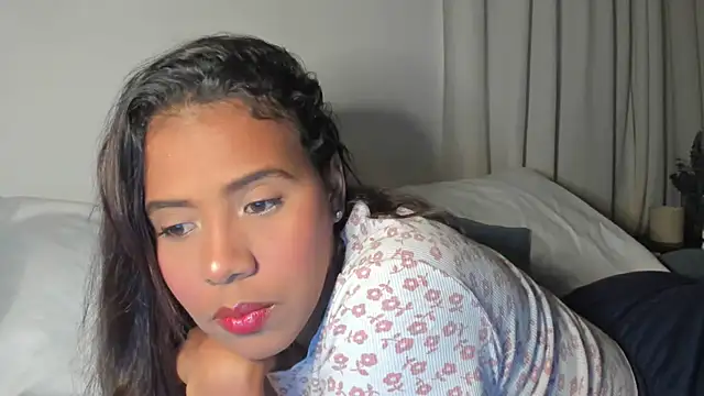Snapshot of rosaaliiaa1 chatting on 03-07-25, 09:40 rosaaliiaa1 online show from 03-07-25, 09:40