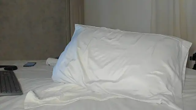 Snapshot of rosaaliiaa1 chatting on 03-11-25, 03:36 rosaaliiaa1 online show from 03-11-25, 03:36