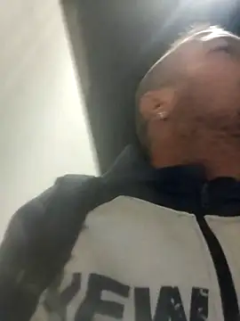 juandi21cm online show from 12-22-25, 05:40