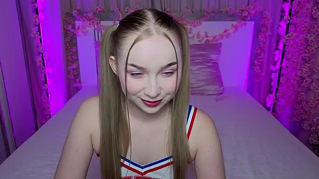 Snapshot of LilyStarlight chatting on 07-13-26, 03:28 LilyStarlight online show from 07-13-26, 03:28