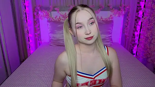 Snapshot of LilyStarlight chatting on 07-05-26, 04:30 LilyStarlight online show from 07-05-26, 04:30