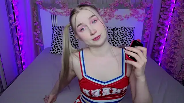 LilyStarlight online show from 05-07-26, 04:28