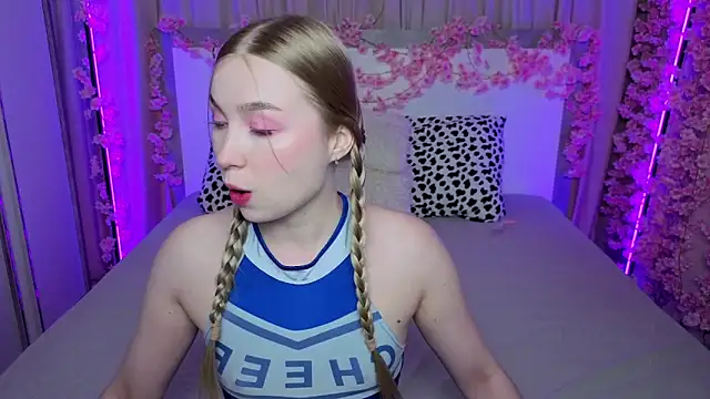 LilyStarlight online show from 05-25-26, 03:17