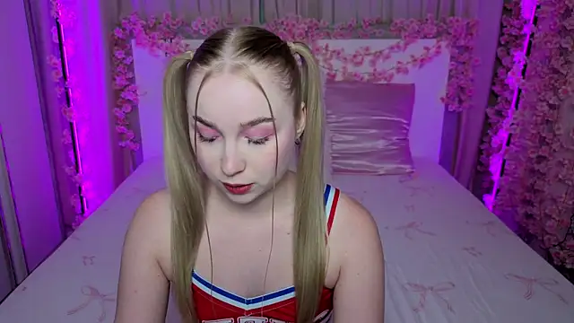 Snapshot of LilyStarlight chatting on 06-29-26, 03:46 LilyStarlight online show from 06-29-26, 03:46