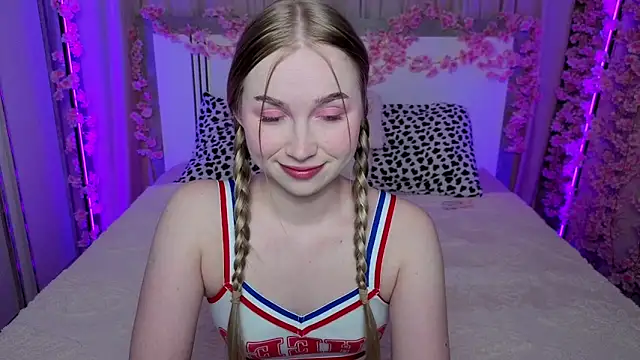 LilyStarlight online show from 04-30-26, 03:46