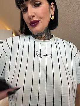 InkedBiitch online show from 01-10-26, 09:04