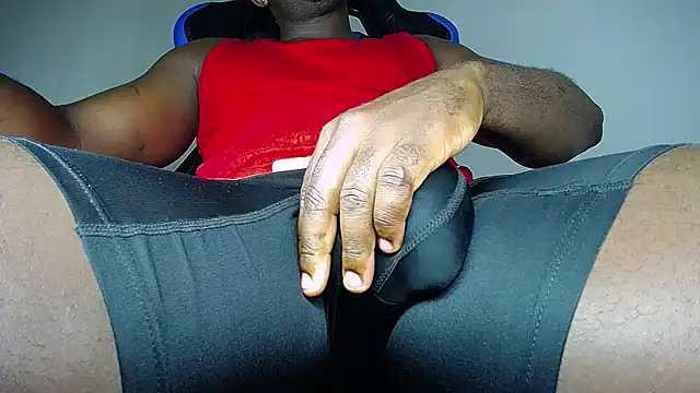 Snapshot of MAXJONES_2 chatting on 05-03-26, 01:00 MAXJONES 2 online show from 05-03-26, 01:00