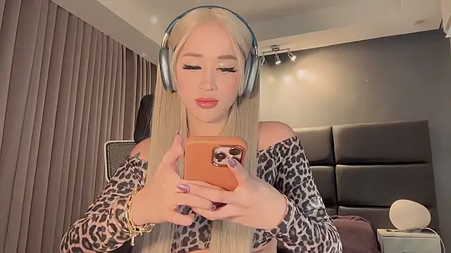 Snapshot of Carrie_Colbyxx chatting on 12-21-24, 06:30 Carrie Colbyxx online show from 12-21-24, 06:30