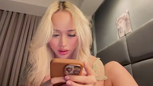 Snapshot of Carrie_Colbyxx chatting on 03-05-25, 05:18 Carrie Colbyxx online show from 03-05-25, 05:18