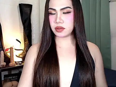 Snapshot of elise_bloom69 chatting on 04-30-26, 01:51 elise bloom69 online show from 04-30-26, 01:51
