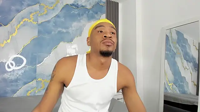 Snapshot of Kylieandjhonny chatting on 09-17-25, 08:00 Kylieandjhonny online show from 09-17-25, 08:00