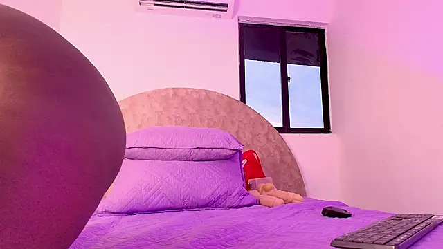  ebony-queen  online show from 11-11-25, 12:00