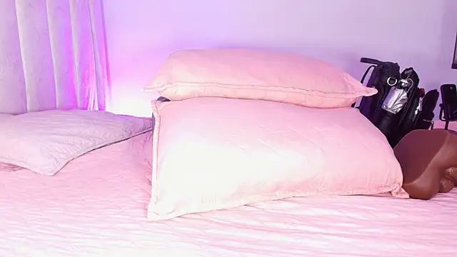  ebony-queen  online show from 05-15-26, 03:04