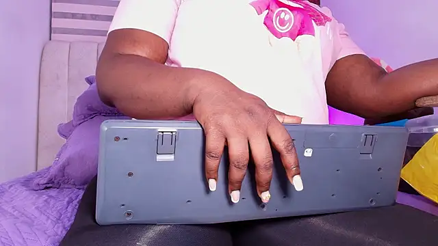  ebony-queen  online show from 03-28-26, 03:07