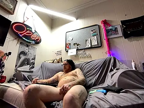 Snapshot of WhiteChocalate_69 chatting on 03-22-25, 05:20 WhiteChocalate 69 online show from 03-22-25, 05:20