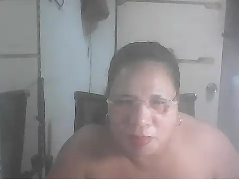 Snapshot of hotwet_mama4uxx chatting on 10-11-25, 01:12 hotwet mama4uxx online show from 10-11-25, 01:12