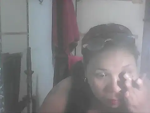 Snapshot of hotwet_mama4uxx chatting on 10-06-25, 12:28 hotwet mama4uxx online show from 10-06-25, 12:28