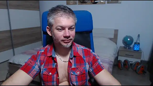 RobbyShawz online show from 11-19-25, 05:18