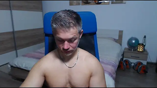 RobbyShawz online show from 09-27-25, 04:18