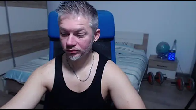 RobbyShawz online show from 12-23-25, 05:29