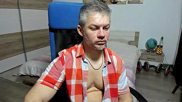 RobbyShawz online show from 12-17-25, 07:08