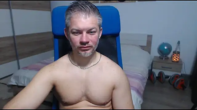 RobbyShawz online show from 11-17-25, 05:11