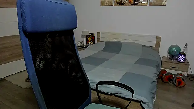 RobbyShawz online show from 06-12-26, 04:54