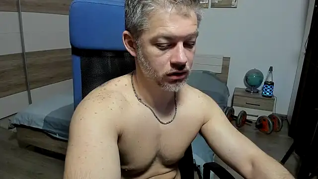 RobbyShawz online show from 04-07-26, 04:03