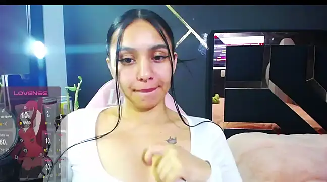 Snapshot of Lorena__ chatting on 02-25-25, 08:21 Lorena online show from 02-25-25, 08:21