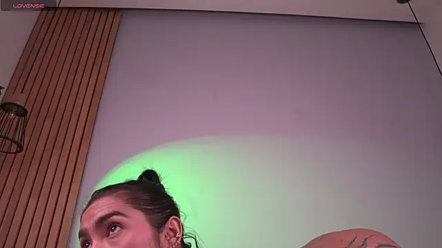 mia-reeves online show from 05-18-26, 06:34