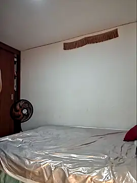 Natashariley1 online show from 12-07-24, 09:33