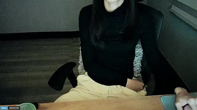 Snapshot of Ayase_momo chatting on 01-23-25, 08:24 Ayase momo online show from 01-23-25, 08:24